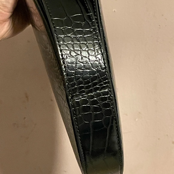 Orseund Iris Black Croc-Embossed Round Apple Leather shoulder Bag - Picture 9 of 11